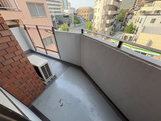 アバンダン西明石のバルコニー