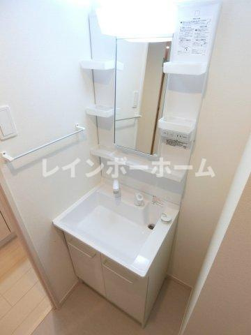 仲介手数料（賃料の1.10ヵ月）の50％OFF対象物件！の洗面所|忙しい朝には欠かせない洗面所です