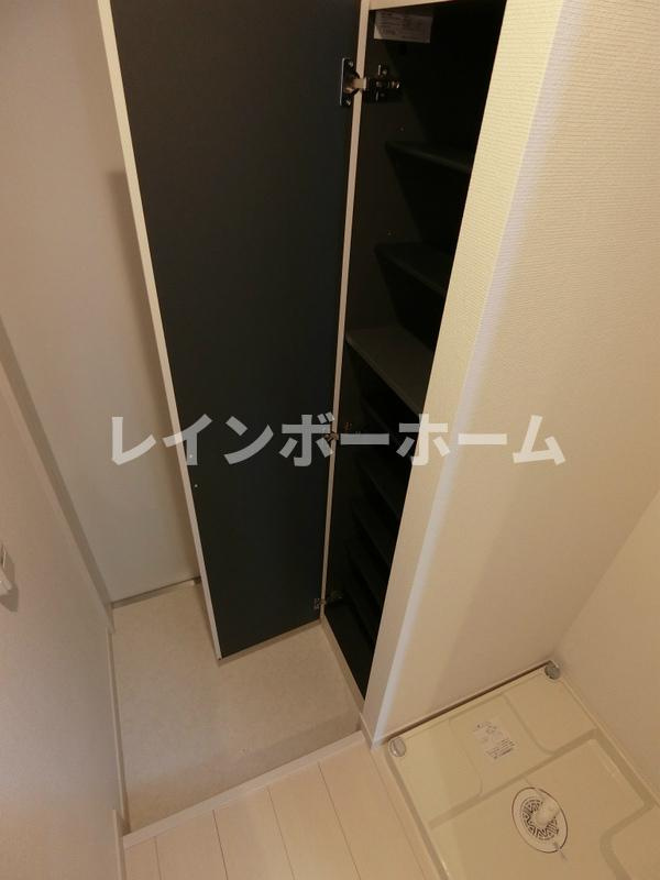 仲介手数料（賃料の1.10ヵ月）の50％OFF対象物件！の玄関|シンプルで使いやすい玄関です