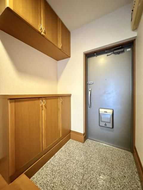 グリーングラスＳの玄関