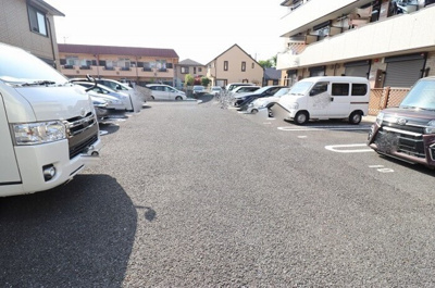 【駐車場】 | パラシオン A | 駐車場