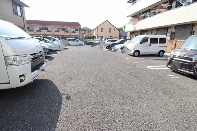 【駐車場】 | パラシオン A | 駐車場