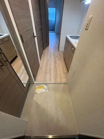 エスリード大阪クレストコートの玄関|ゆったりとした玄関です