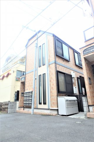 新宿区新宿７丁目のアパートの外観|おしゃれな外観です
