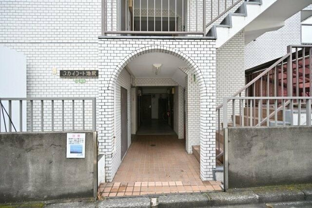 スカイコート池尻のエントランス