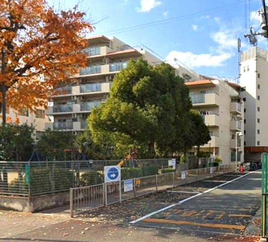 伊丹ロイヤルマンションのエントランス