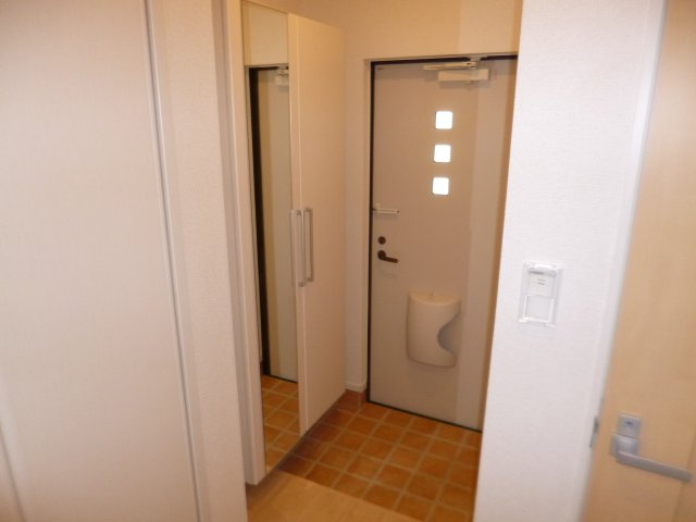 グランアブニールⅢの玄関