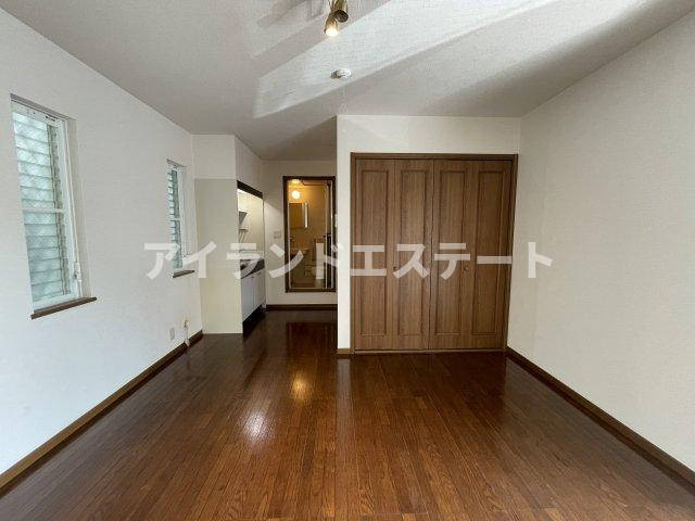メゾンドヴェルツ　敷金礼金0　角部屋　3面採光の居間・リビング
