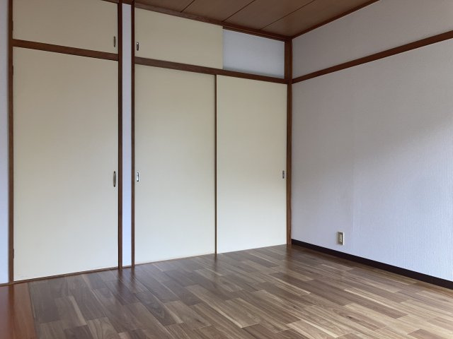 ホワイトパレスの洋室
