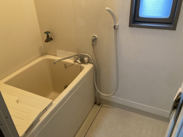 ホワイトパレスの浴室
