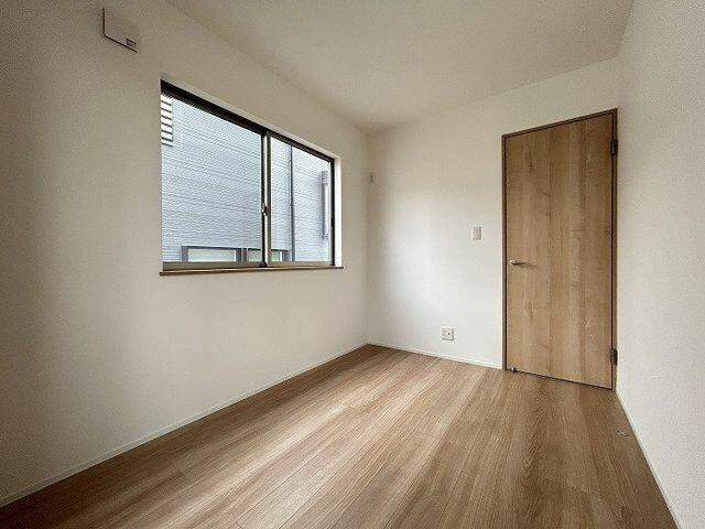 【洋室】 | 川崎市多摩区西生田５丁目２２－２６－１ | 西側洋室４．３帖