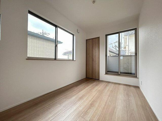 【洋室】 | 川崎市多摩区西生田５丁目２２－２６－１ | 東側洋室４．３帖