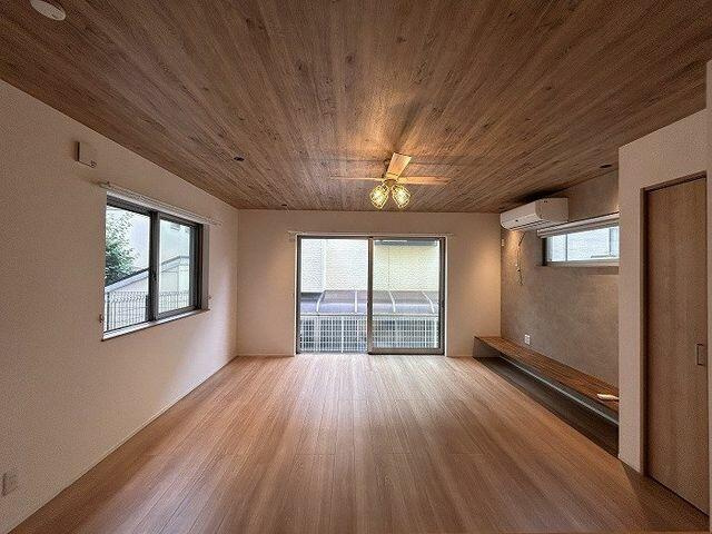 【居間・リビング】 | 川崎市多摩区西生田５丁目２２－２６－１ | ＬＤＫ約１６．７帖