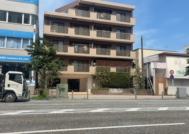 【構造・工法・仕様】 | レクシオ相模原 | ＲＣ造は、鉄筋とコンクリートを一体化させた構造材を柱や梁などに用いる構造です。耐震性や耐久性にすぐれています。