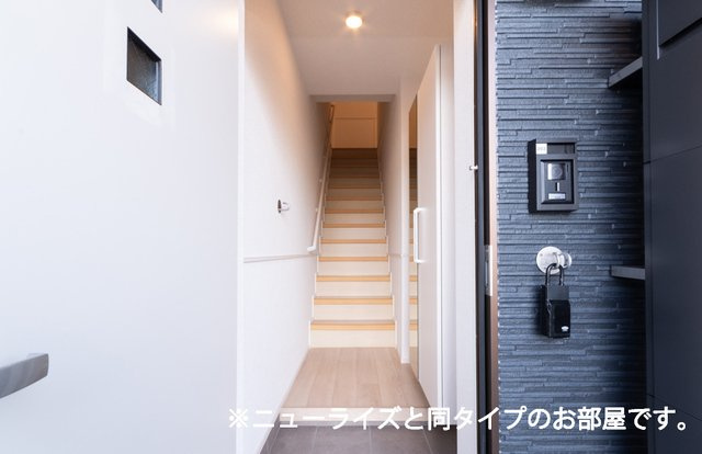 アンジュ　Ｃの玄関|収納もある玄関です