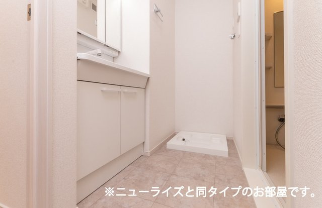 アンジュ　Ｃの洗面所|脱衣スペースもあります
