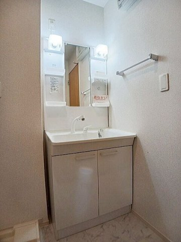グレイスヒル弐番館の洗面所|コンパクトで使いやすい洗面所