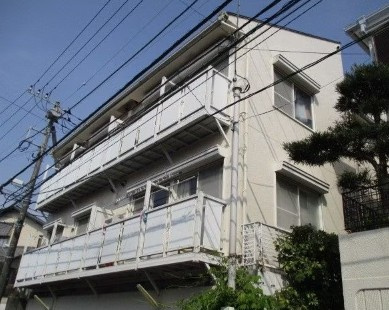 横浜市戸塚区上倉田町のアパートの外観
