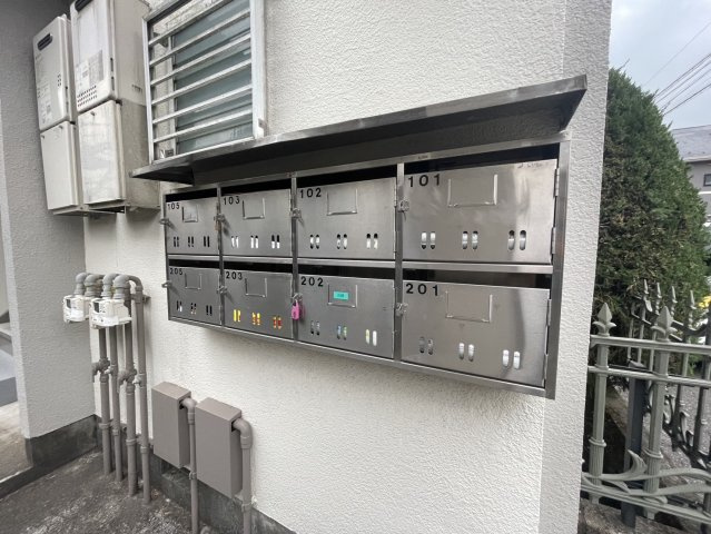 武蔵野市境南町５丁目のアパートのロビー