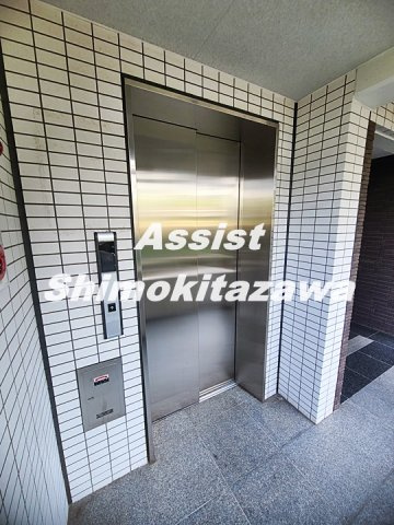 スカイコート下北沢壱番館のロビー