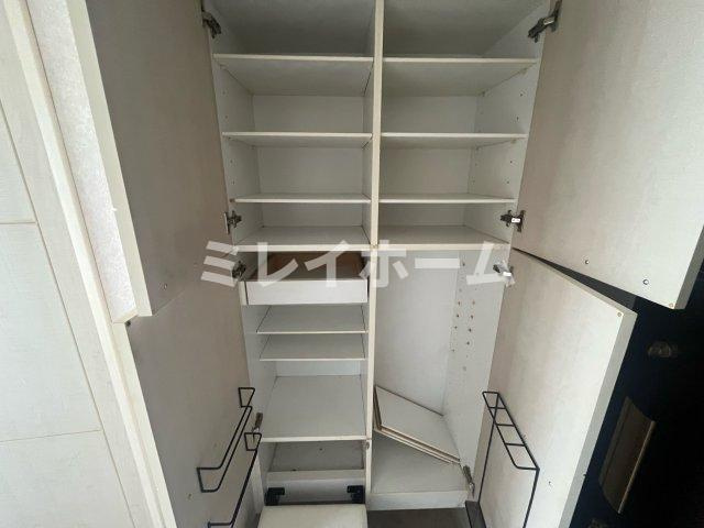 アルシオンエアポートタワーの玄関|同建物内、別のお部屋の参考写真になります。