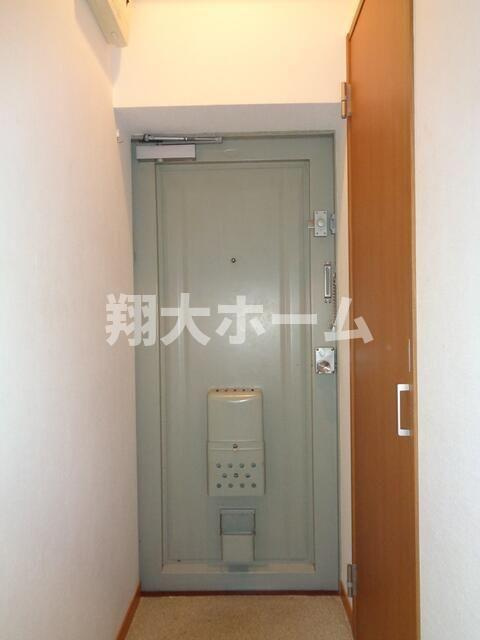 フジマンションの玄関