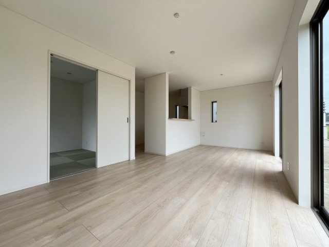 南城市佐敷伊原　第2（全4棟）1号棟の居間・リビング|※同仕様写真です