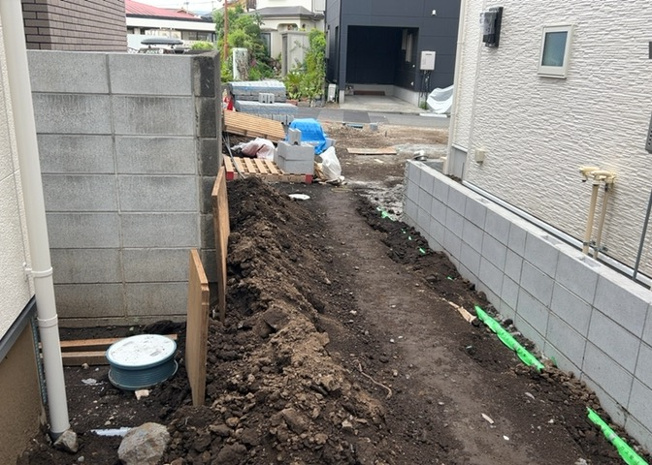 【庭】 | 家族でのBBQを行うのであれば3坪程度の広さがあればよいでしょう。ガーデニングや家庭菜園を楽しむ際は、手入れが行き届く範囲にすると安心です。また、庭のある方角や接道が気になる方は事前に確認しましょう。