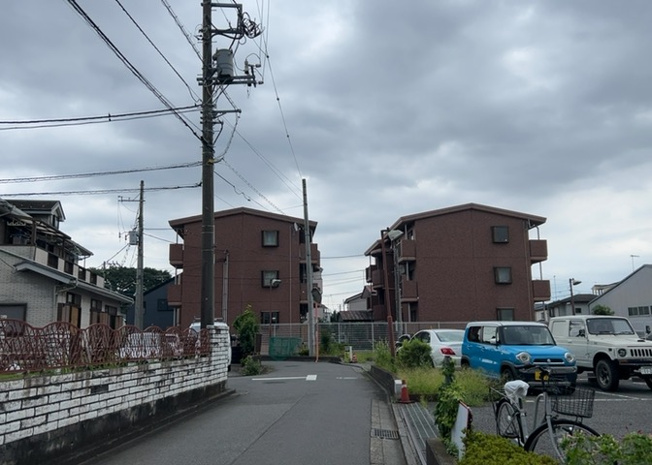 【展望】 | 桜や紅葉の名所に出かける人は多いと思いますが、家にいながら季節の移ろいを感じる生活を送りませんか？リビングや窓から見える景色が生活を彩るワンポイントに！現地から見える景色を堪能してみては如何でしょう。