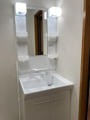 沖縄市高原７丁目の中古一戸建の独立洗面台