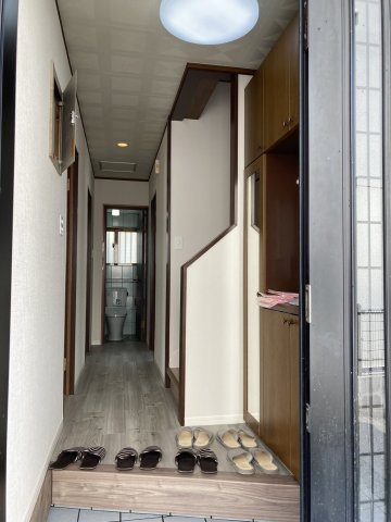 沖縄市高原７丁目の中古一戸建の玄関