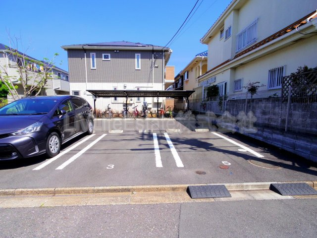 Solana学園西町の駐車場