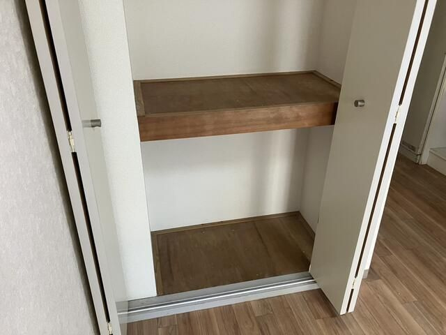 小平市上水本町６丁目のアパートの収納