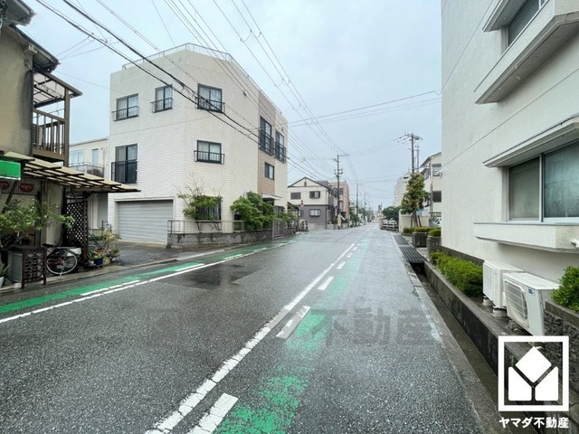 上甲子園ビューハイツのその他|「KOHYO甲子園」まで徒歩8分など、お買い物施設が徒歩圏内に複数あり便利な住環境です。「春風小学校」までは徒歩5分となっており、低学年のお子様も安心して通学していただけます。