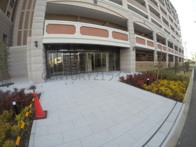【エントランス】 | ラグゼ新大阪アルファ