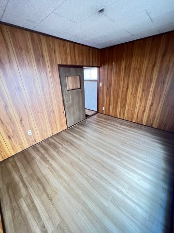 南武庫之荘7丁目貸家の洋室