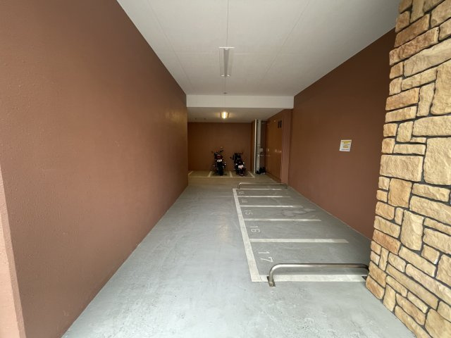 グランカーサ新大阪SOUTHの駐車場