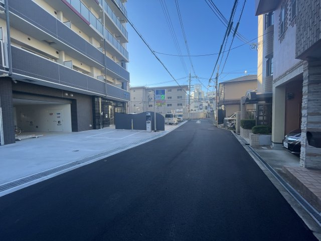セレニテ十三ミラクの駐車場