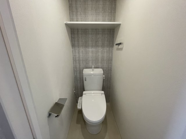 Dimus新大阪のトイレ|同マンション反転タイプの間取り写真