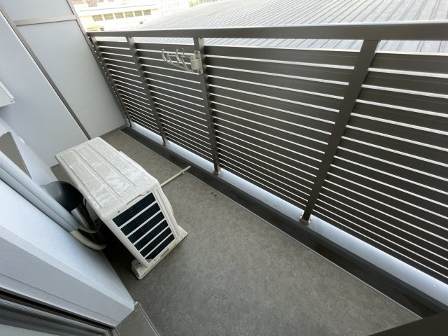 Dimus新大阪のバルコニー