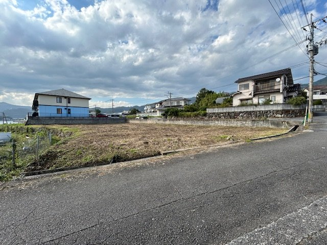 日出町豊岡の前面道路含む現地写真