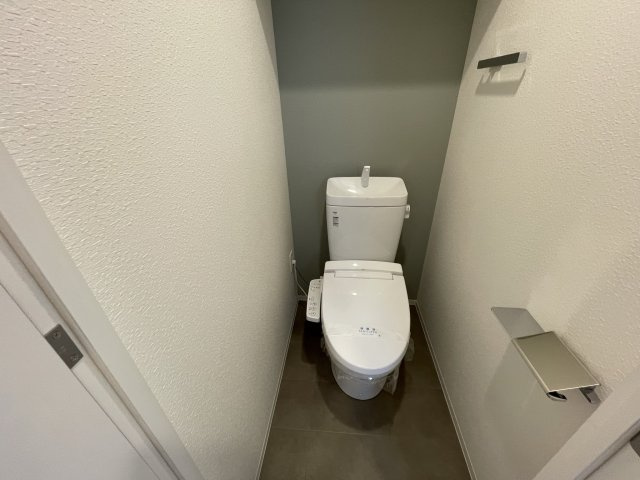 Dimus新大阪のトイレ|イメージとして同マンション他部屋を表示しています