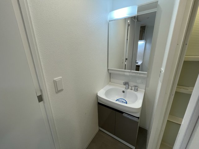 Dimus新大阪の洗面所|イメージとして同マンション他部屋を表示しています
