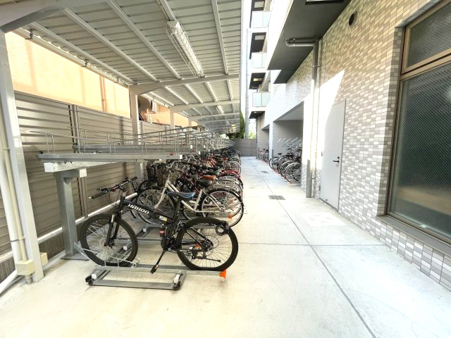 Dimus新大阪の駐車場