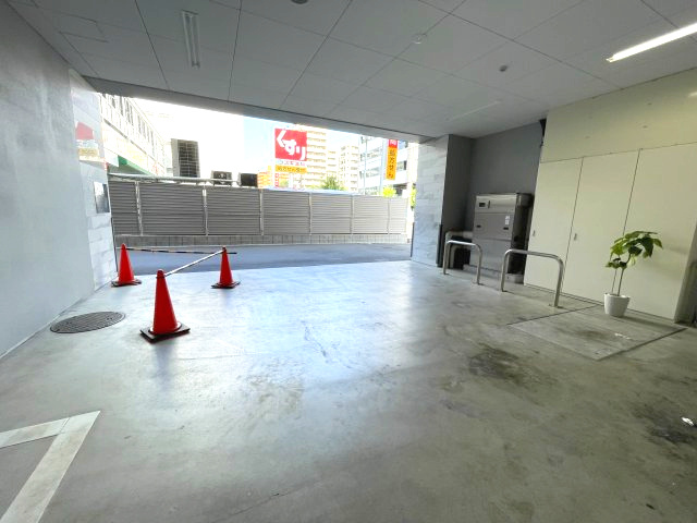 Dimus新大阪の駐車場