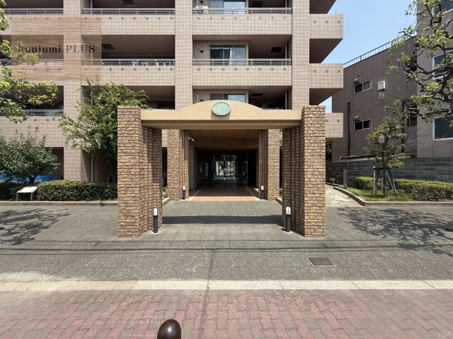 シャトー三愛のエントランス