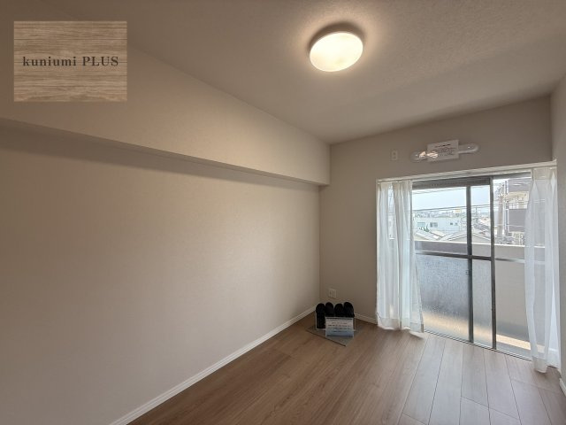 シャトー三愛の洋室