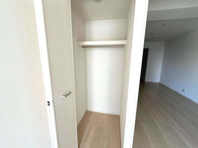 リアライズ今里南の収納|写真は、他部屋の反転間取りです。(現況優先)
