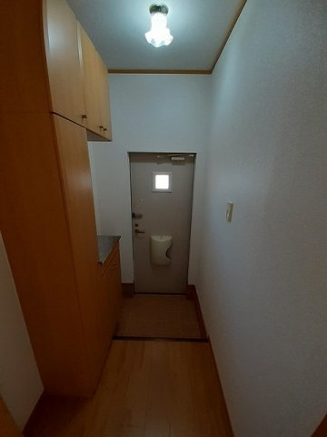 ルナ　エ　ステラＢの玄関