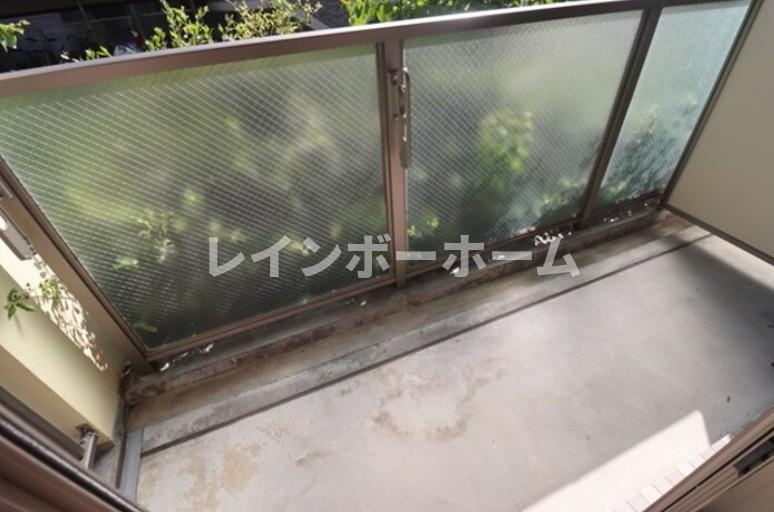 Magnolia cout Ⅱ（仲介手数料（賃料の1.10ヵ月）の50％OFF対象物件！のバルコニー|外からの目が気にならないバルコニーで洗濯物が干せます